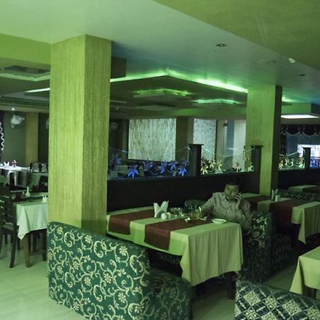 Hotel Sunshine Baharampur Kültér fotó