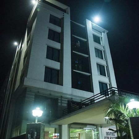 Hotel Sunshine Baharampur Kültér fotó