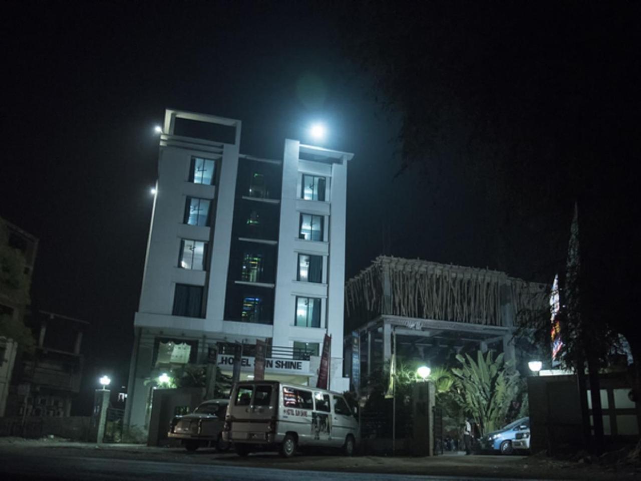 Hotel Sunshine Baharampur Kültér fotó