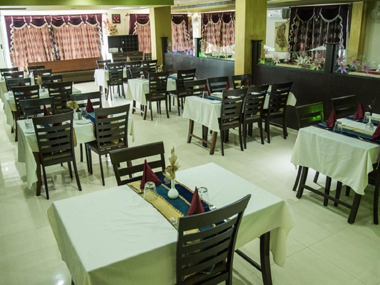 Hotel Sunshine Baharampur Kültér fotó