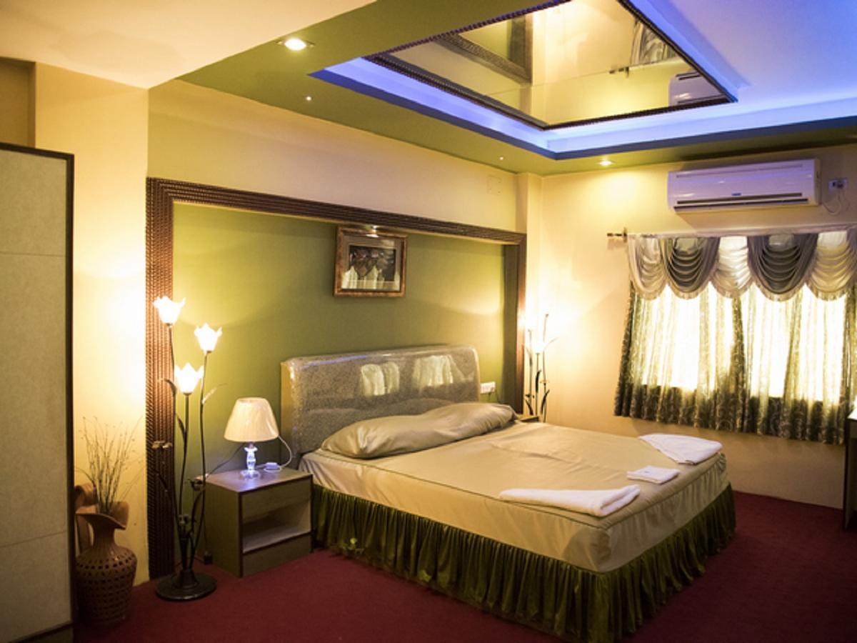 Hotel Sunshine Baharampur Kültér fotó