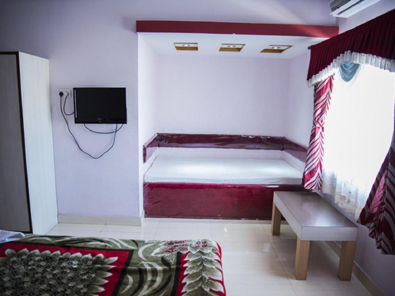 Hotel Sunshine Baharampur Kültér fotó
