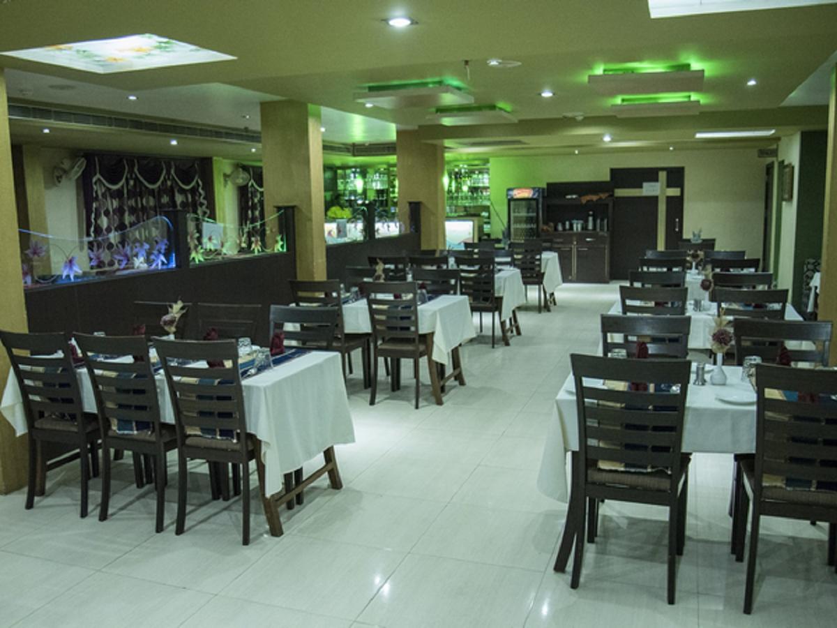 Hotel Sunshine Baharampur Kültér fotó