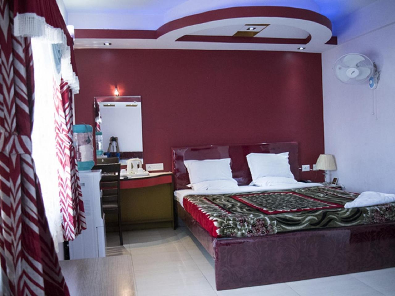 Hotel Sunshine Baharampur Kültér fotó