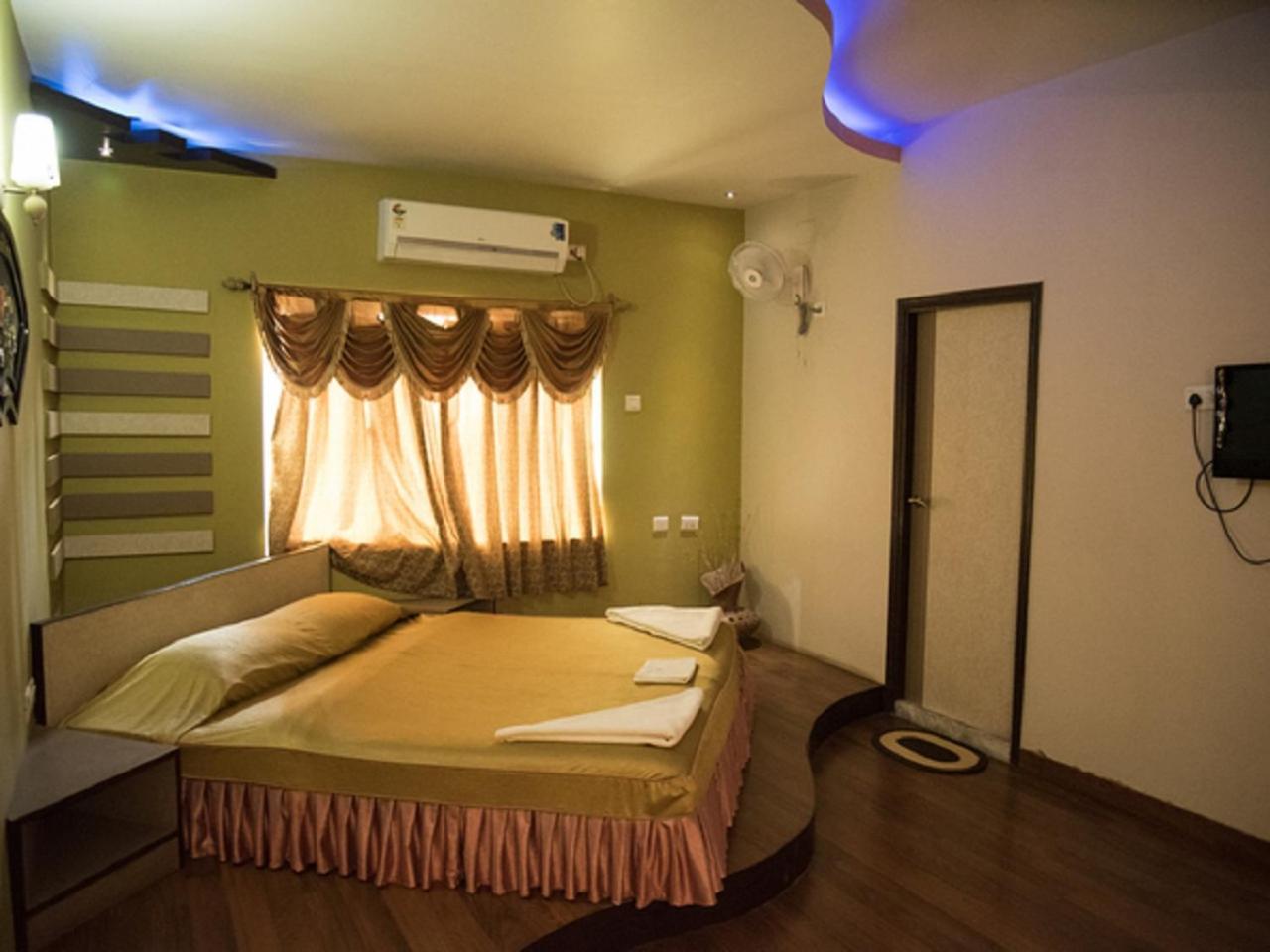 Hotel Sunshine Baharampur Kültér fotó